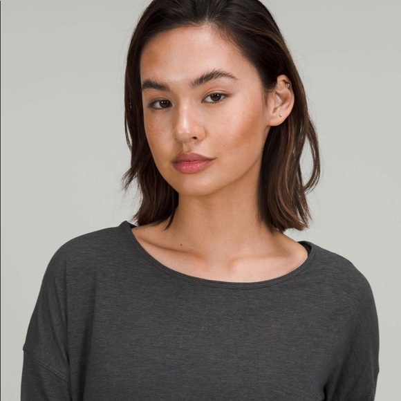 Lululemon Back Into It Long Sleeve tee in heathered black. Size 8. NWOT. - Picture 2 of 7